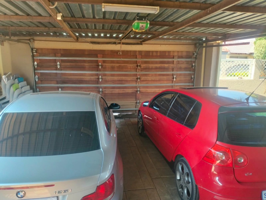  Bedroom Property for Sale in Danville Gauteng
