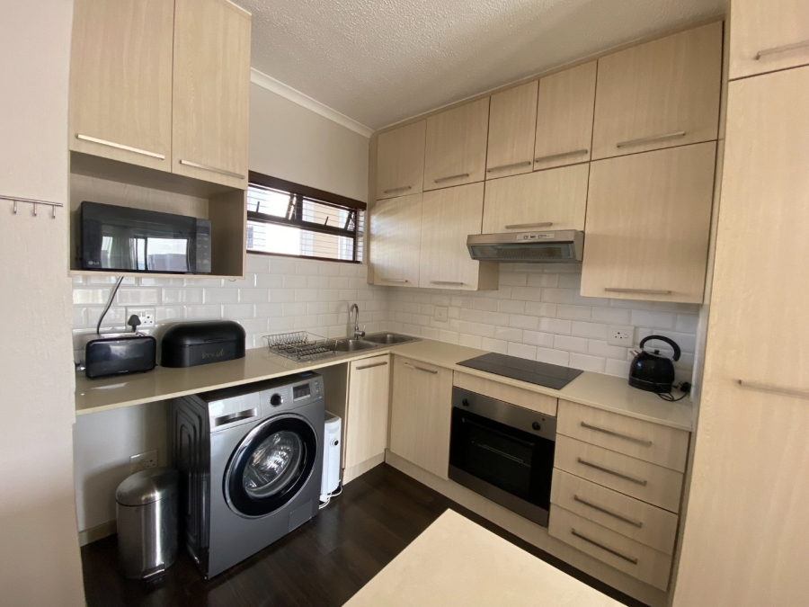 To Let 2 Bedroom Property for Rent in Fourways Gauteng
