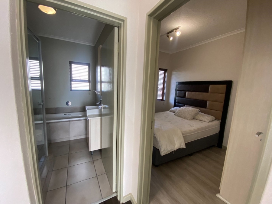 To Let 2 Bedroom Property for Rent in Fourways Gauteng