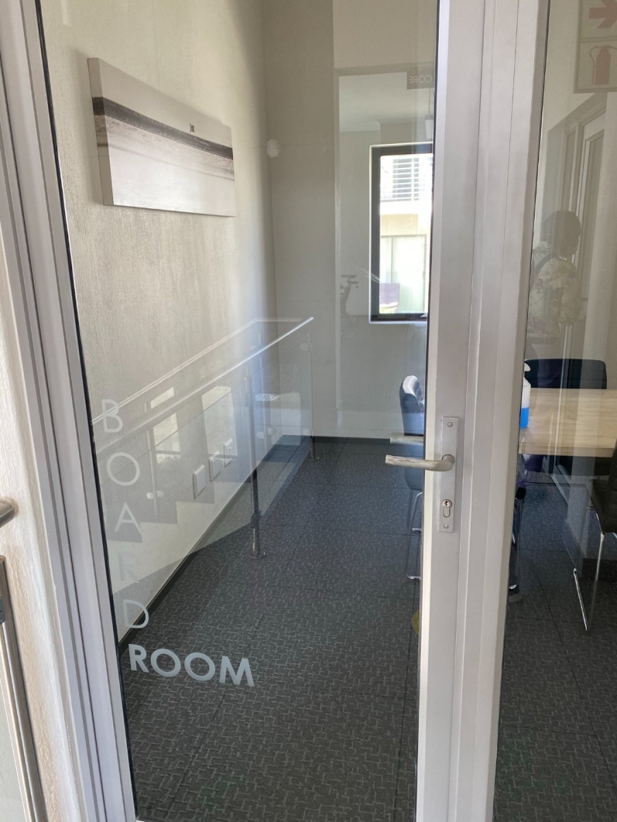 To Let 2 Bedroom Property for Rent in Fourways Gauteng