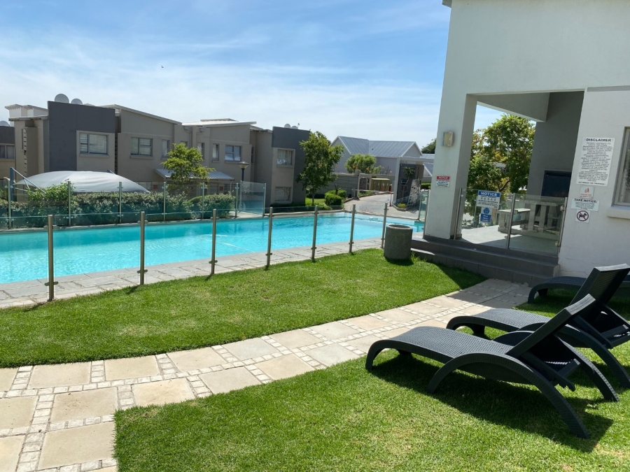 To Let 2 Bedroom Property for Rent in Fourways Gauteng