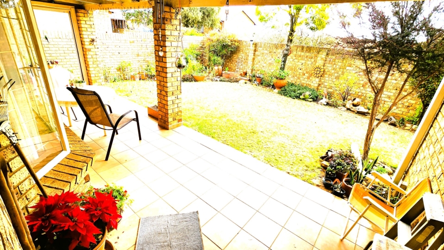 2 Bedroom Property for Sale in Kleinfontein A H Gauteng
