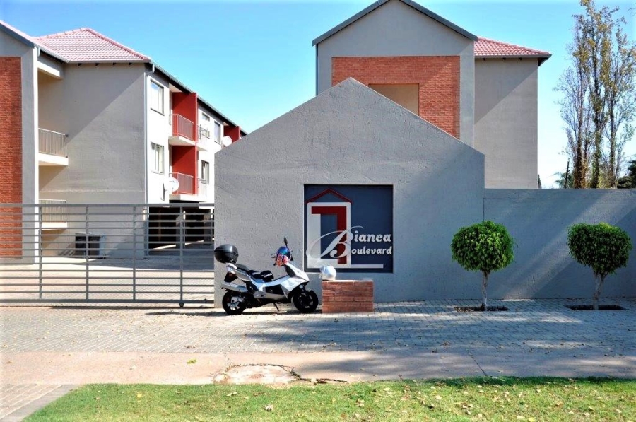 1 Bedroom Property for Sale in Rietfontein SH Gauteng