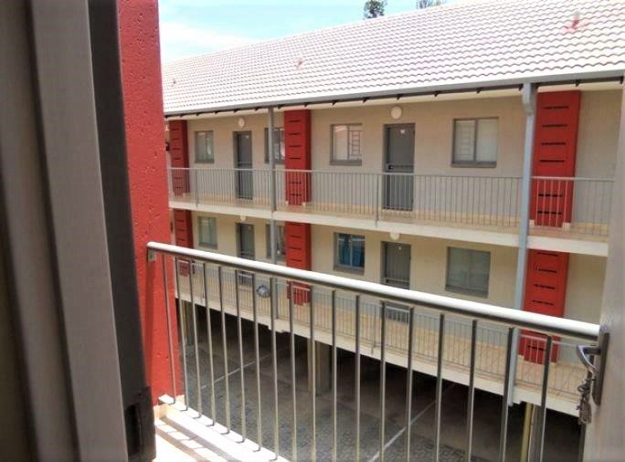1 Bedroom Property for Sale in Rietfontein SH Gauteng