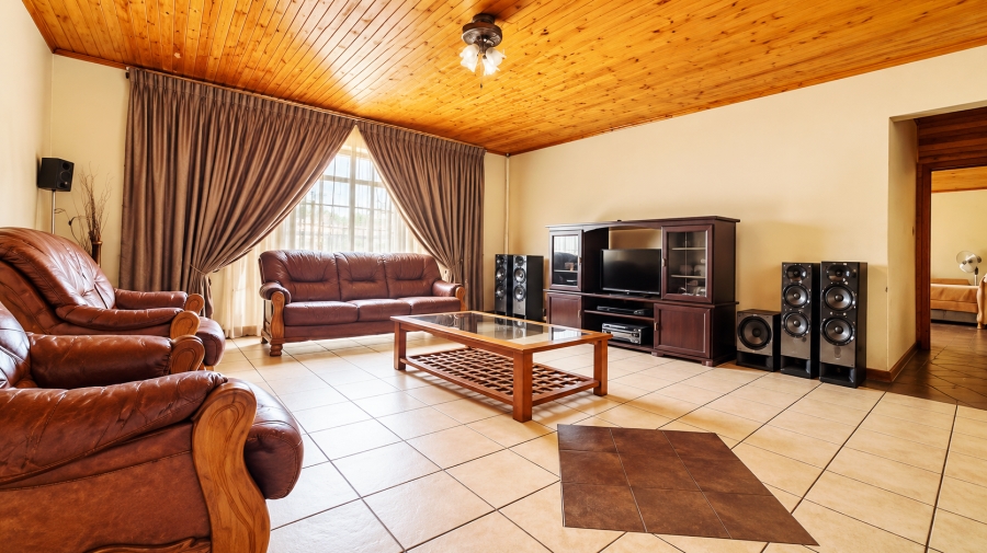 9 Bedroom Property for Sale in Helenarus Gauteng
