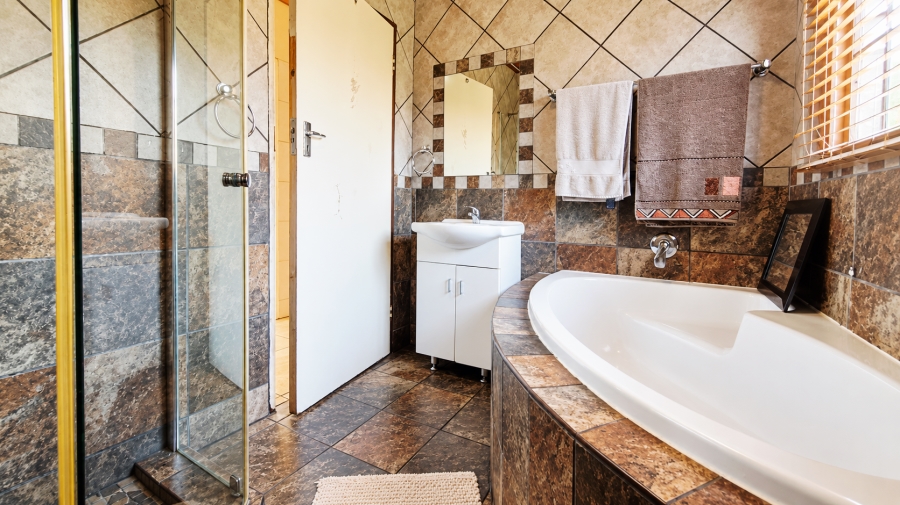 9 Bedroom Property for Sale in Helenarus Gauteng