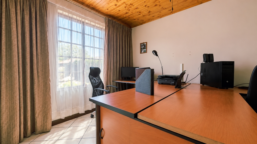 9 Bedroom Property for Sale in Helenarus Gauteng