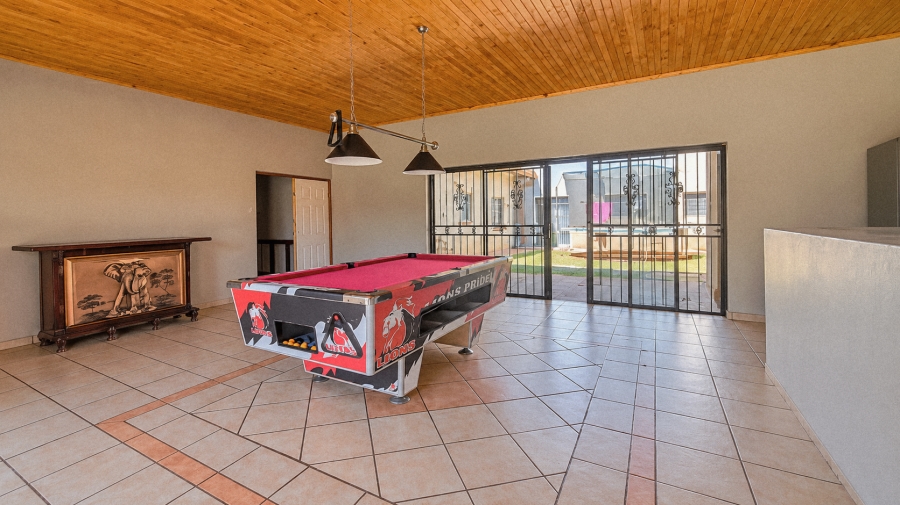 9 Bedroom Property for Sale in Helenarus Gauteng