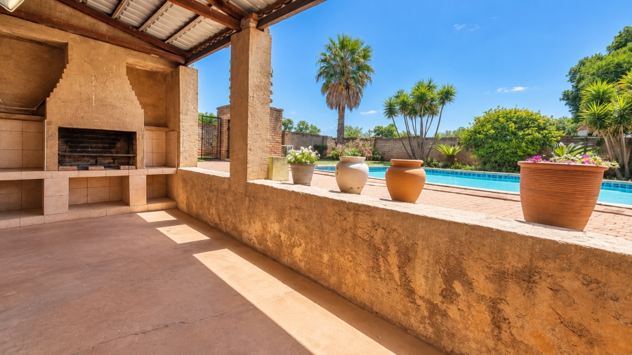 9 Bedroom Property for Sale in Helenarus Gauteng