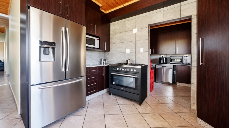 9 Bedroom Property for Sale in Helenarus Gauteng