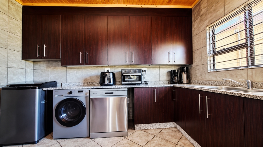9 Bedroom Property for Sale in Helenarus Gauteng