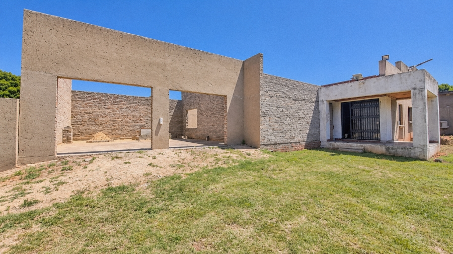9 Bedroom Property for Sale in Helenarus Gauteng