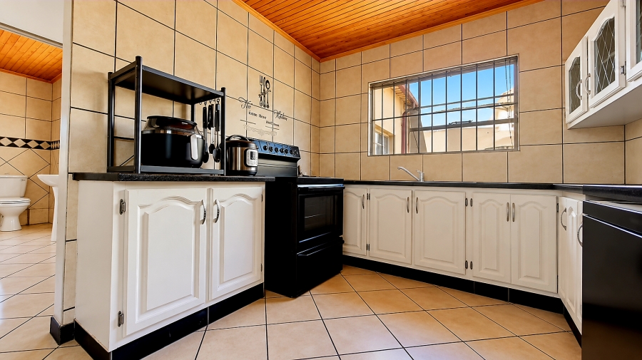 9 Bedroom Property for Sale in Helenarus Gauteng