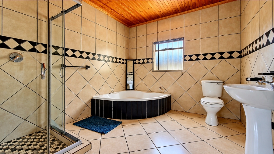 9 Bedroom Property for Sale in Helenarus Gauteng