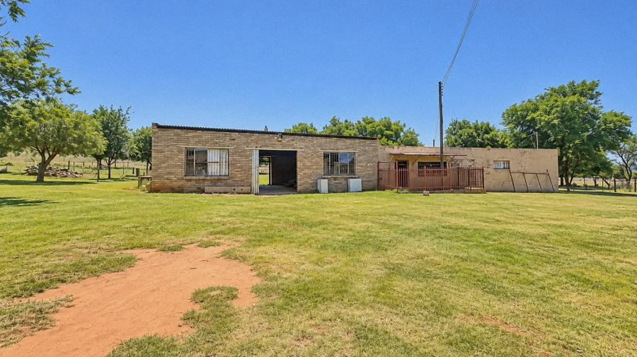 9 Bedroom Property for Sale in Helenarus Gauteng