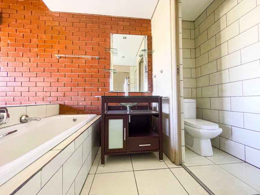 4 Bedroom Property for Sale in Braamfontein Gauteng