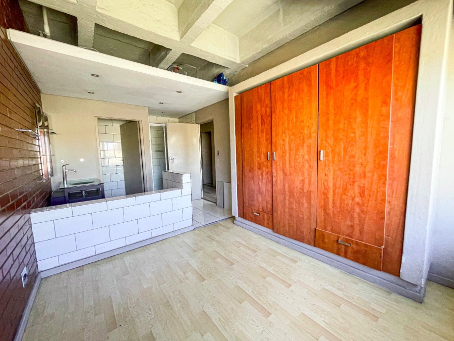 4 Bedroom Property for Sale in Braamfontein Gauteng