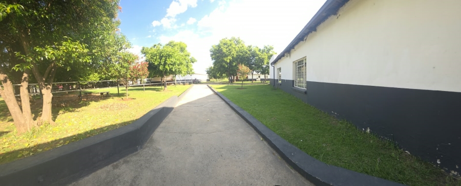 Commercial Property for Sale in Eikenhof Gauteng