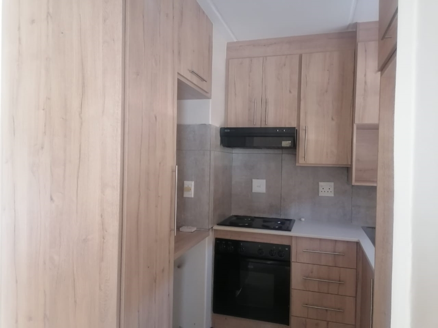 To Let 2 Bedroom Property for Rent in Noordwyk Gauteng