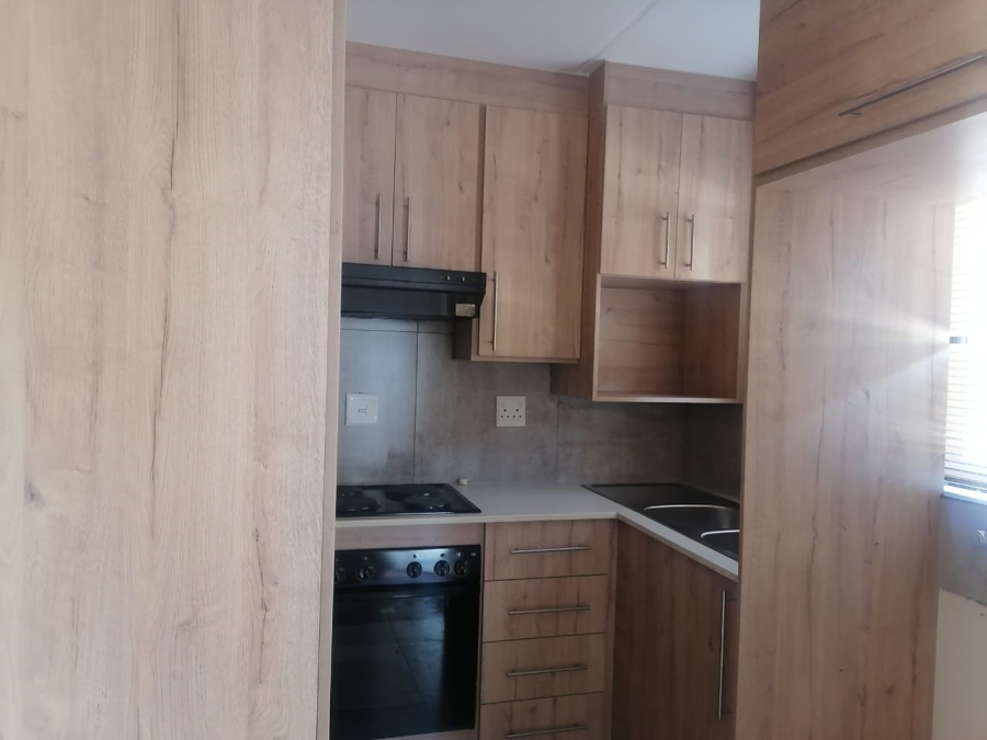 To Let 2 Bedroom Property for Rent in Noordwyk Gauteng