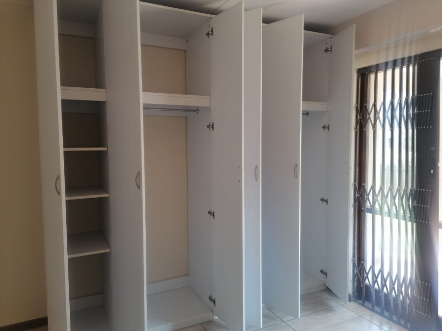 To Let 2 Bedroom Property for Rent in Noordwyk Gauteng