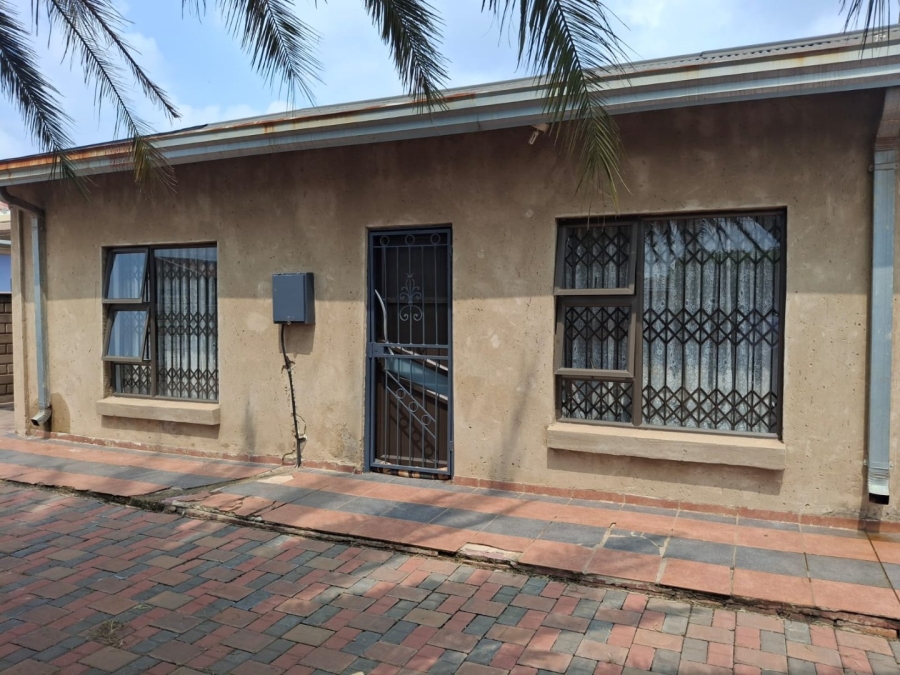 2 Bedroom Property for Sale in Daveyton Gauteng