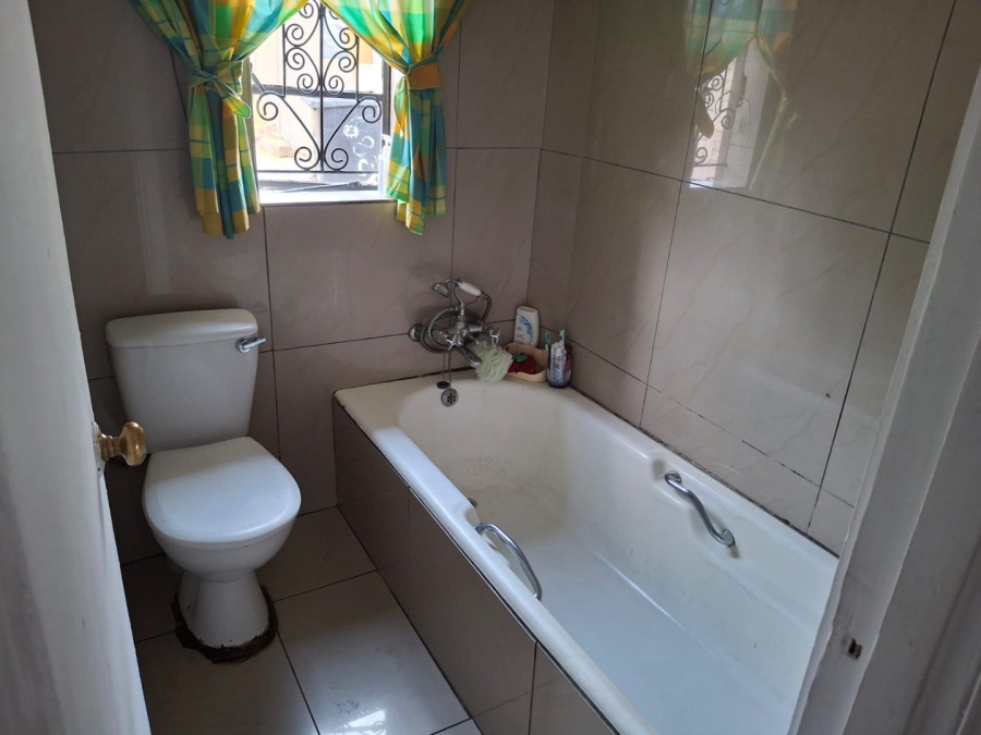 2 Bedroom Property for Sale in Daveyton Gauteng