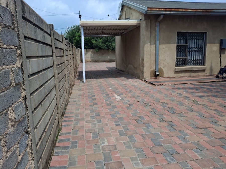 2 Bedroom Property for Sale in Daveyton Gauteng