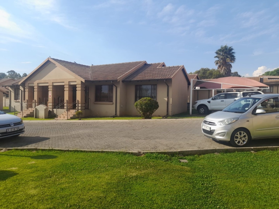 To Let 2 Bedroom Property for Rent in Meredale Gauteng