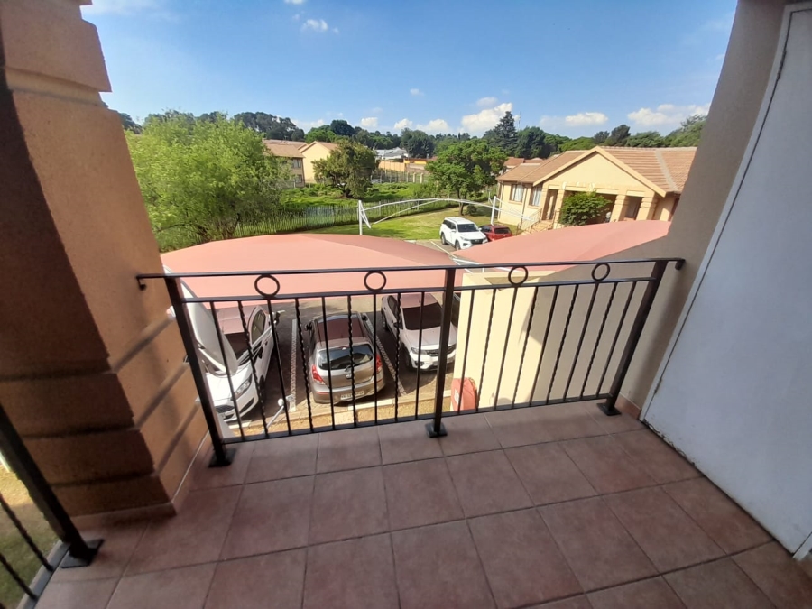 To Let 2 Bedroom Property for Rent in Meredale Gauteng