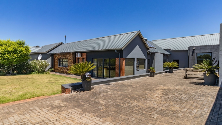 11 Bedroom Property for Sale in Dunblane Lifestyle and Equestrian Estate Gauteng