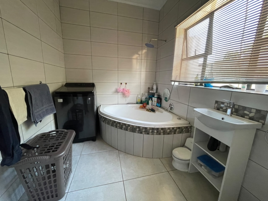 2 Bedroom Property for Sale in Krugersdorp North Gauteng