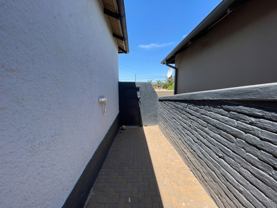 2 Bedroom Property for Sale in Krugersdorp North Gauteng