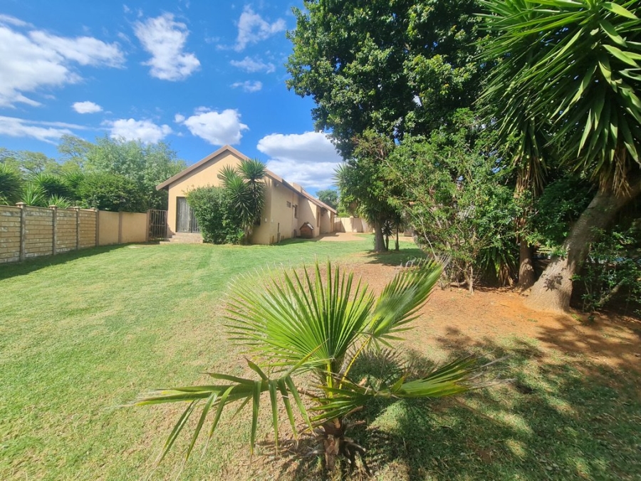 3 Bedroom Property for Sale in Allens Nek Gauteng