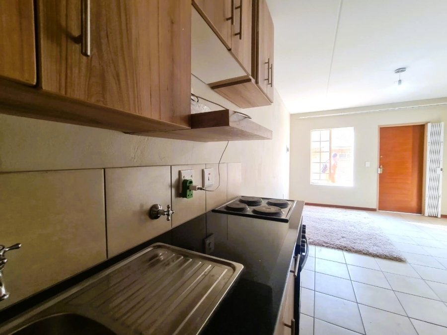 2 Bedroom Property for Sale in Lotus Gardens Gauteng