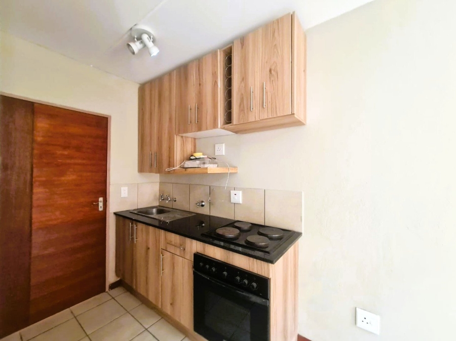 2 Bedroom Property for Sale in Lotus Gardens Gauteng