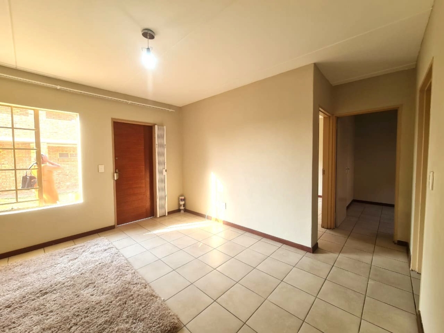 2 Bedroom Property for Sale in Lotus Gardens Gauteng