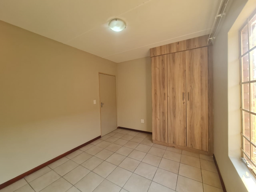 2 Bedroom Property for Sale in Lotus Gardens Gauteng