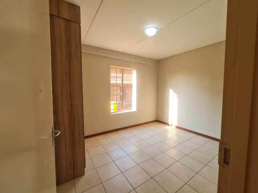 2 Bedroom Property for Sale in Lotus Gardens Gauteng