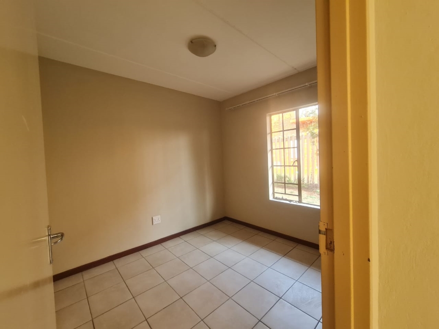 2 Bedroom Property for Sale in Lotus Gardens Gauteng