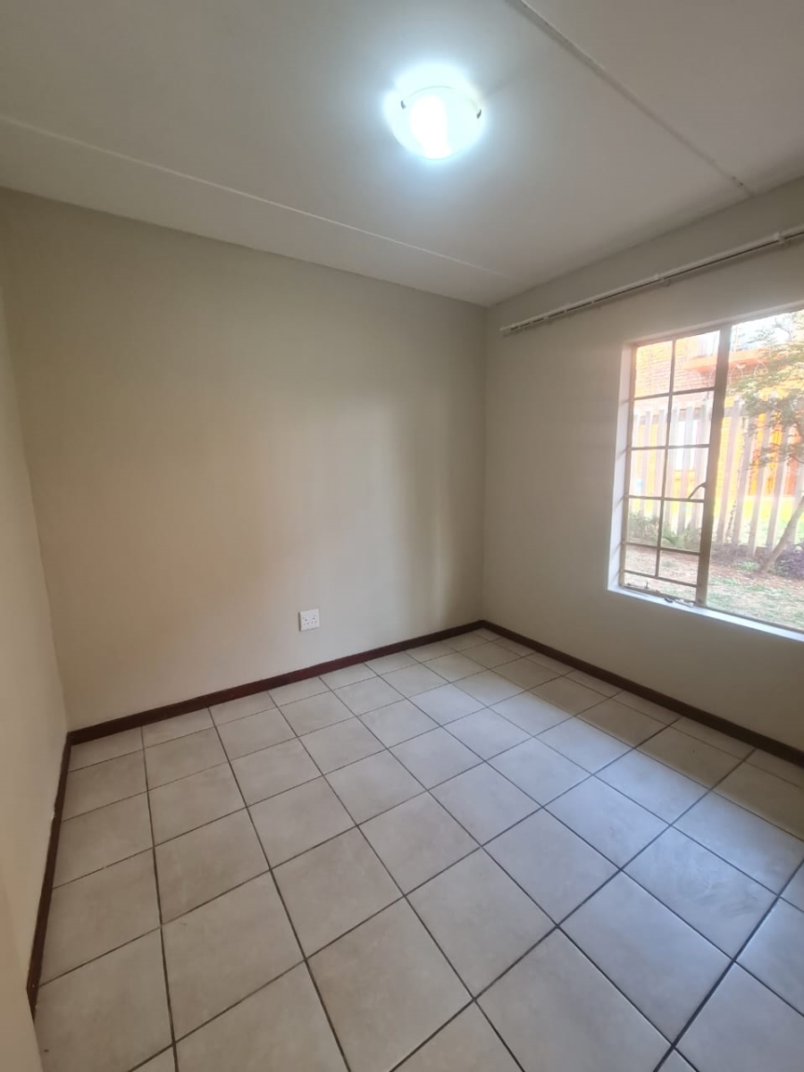 2 Bedroom Property for Sale in Lotus Gardens Gauteng