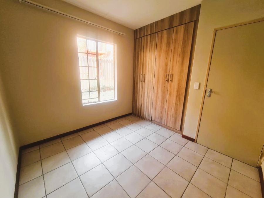 2 Bedroom Property for Sale in Lotus Gardens Gauteng