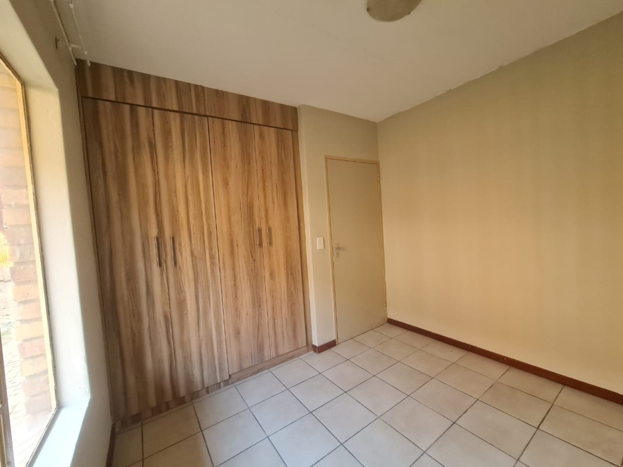 2 Bedroom Property for Sale in Lotus Gardens Gauteng