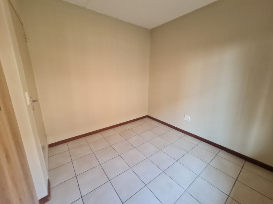2 Bedroom Property for Sale in Lotus Gardens Gauteng