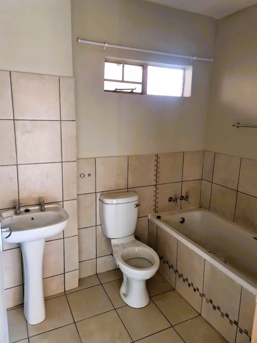 2 Bedroom Property for Sale in Lotus Gardens Gauteng