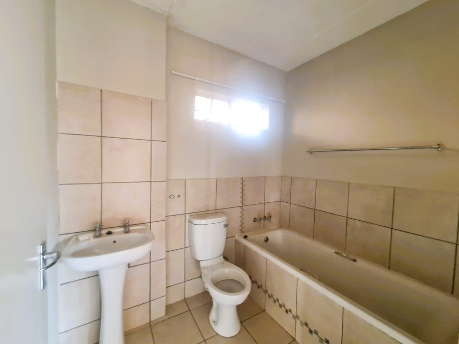 2 Bedroom Property for Sale in Lotus Gardens Gauteng