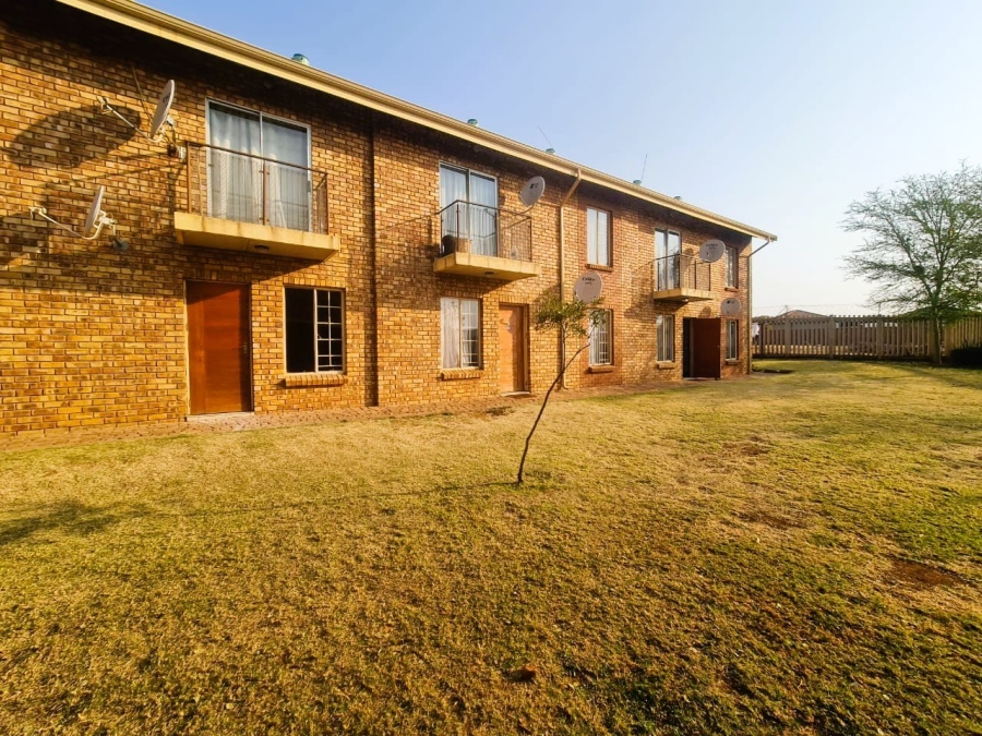 2 Bedroom Property for Sale in Lotus Gardens Gauteng