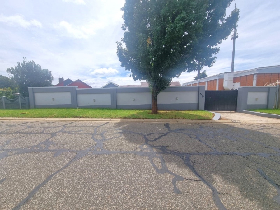 To Let 3 Bedroom Property for Rent in Kibler Park Gauteng