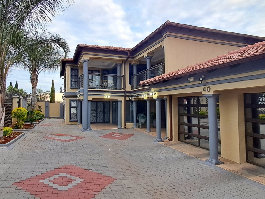 7 Bedroom Property for Sale in Lady Selborne Gauteng