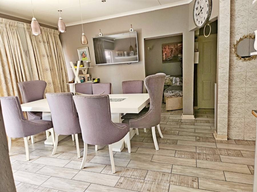 4 Bedroom Property for Sale in Birchleigh North Gauteng